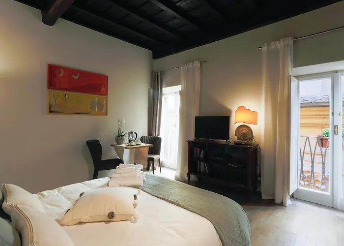 Pantheon Eleven Apartment